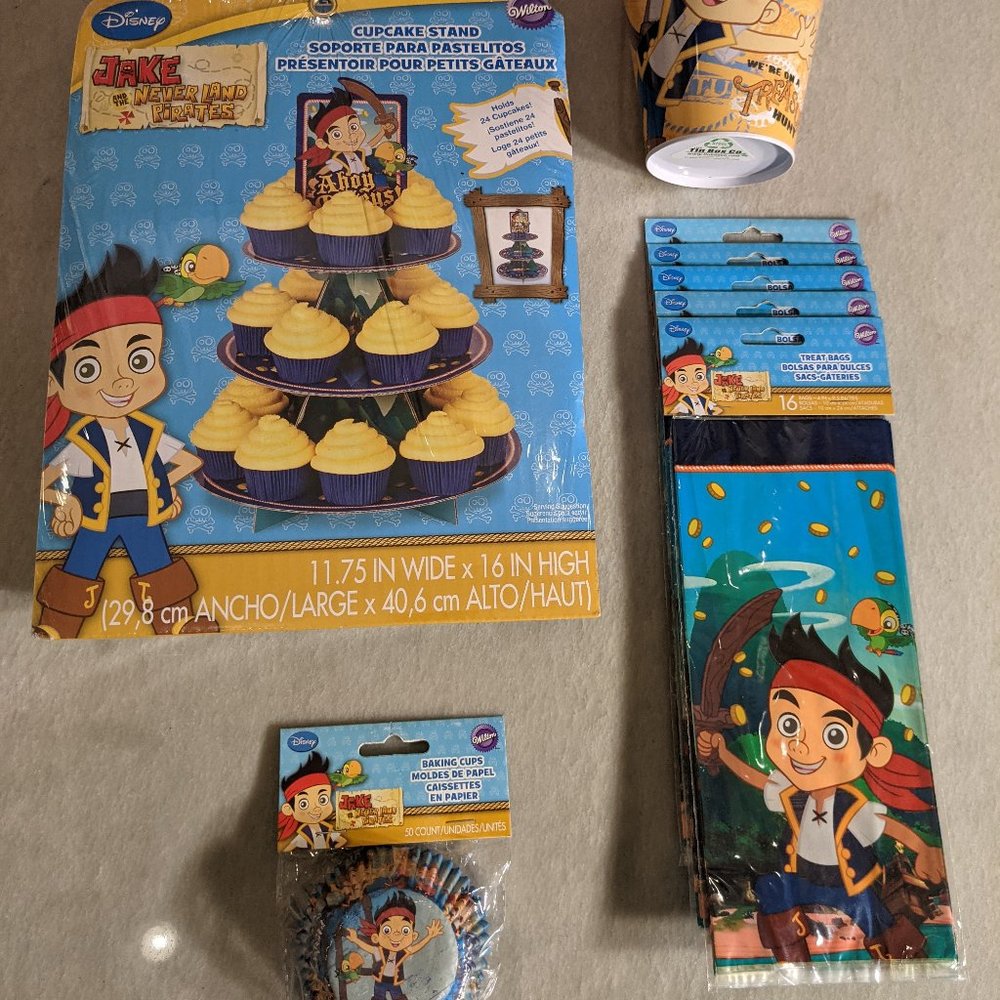 Jake and the Never Land Pirates Party Supply Bundle (Brand New)